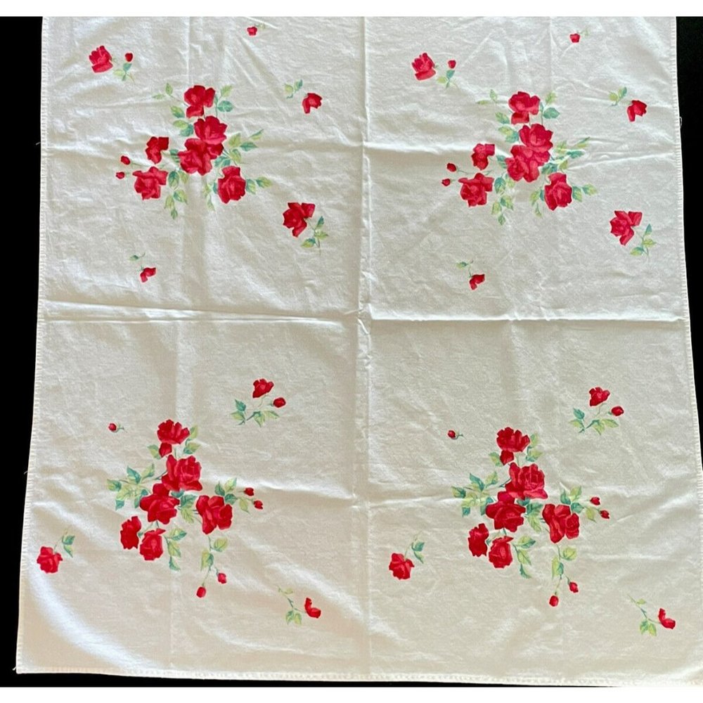 VTG Tablecloth Red Roses & Buds On Off-White Background